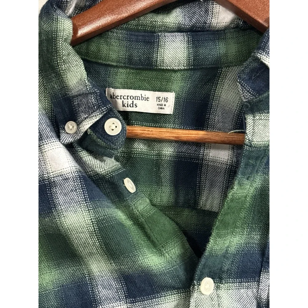Abercrombie Kids Boys Plaid Button-Down Long Sleeve Green/Blue Flannel 15/16